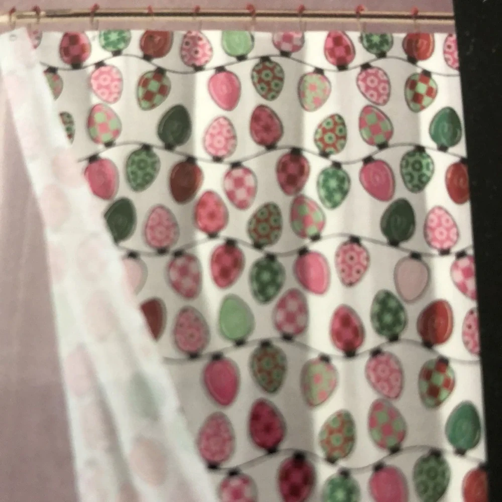 NEW Betsey Johnson Festive Holiday Lights Shower Curtain Set
